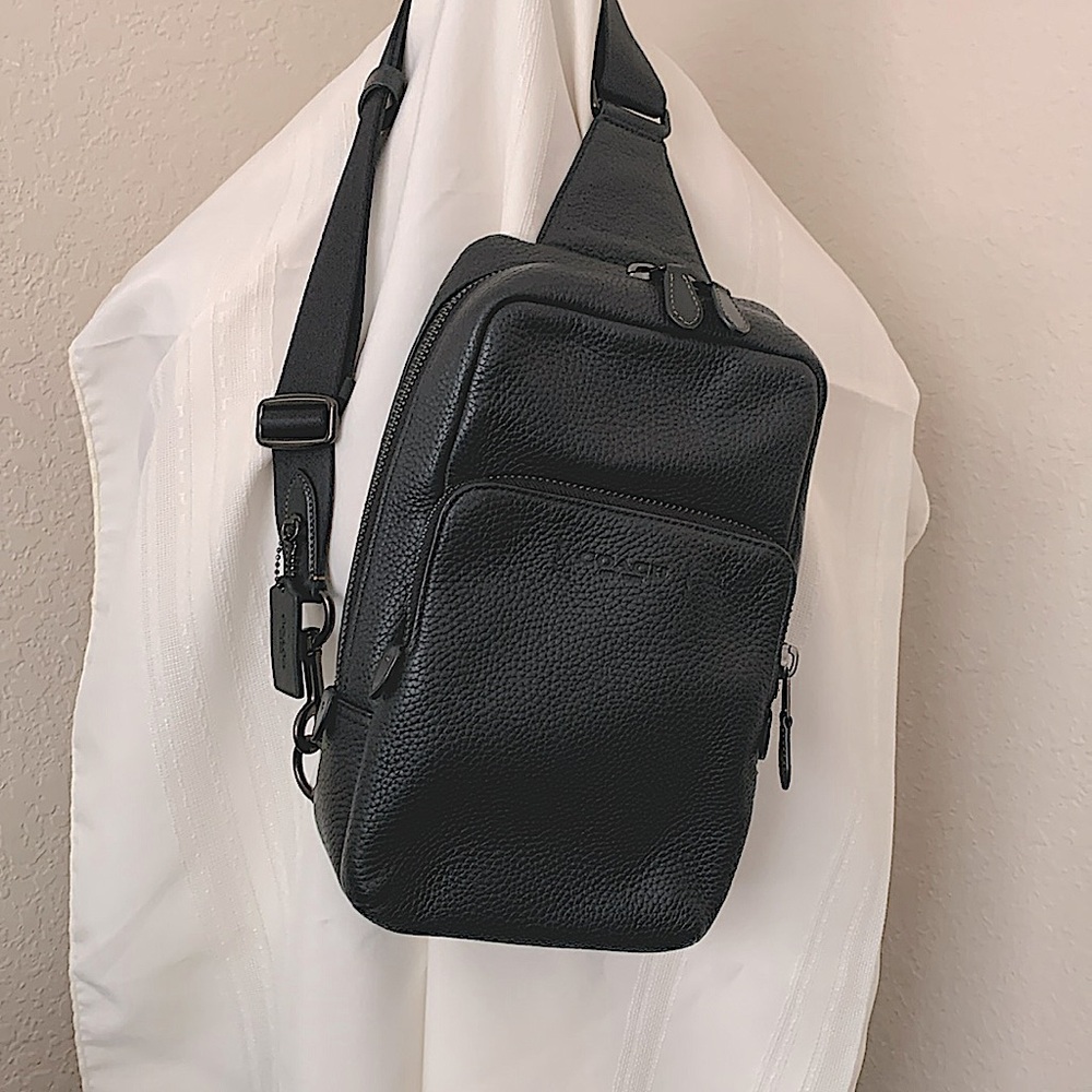 Coach Black Leather Gotham pack